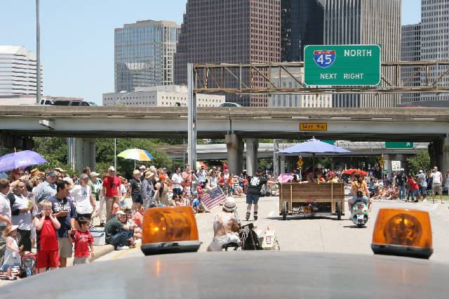 2006_ArtCar_3_Parade 348 